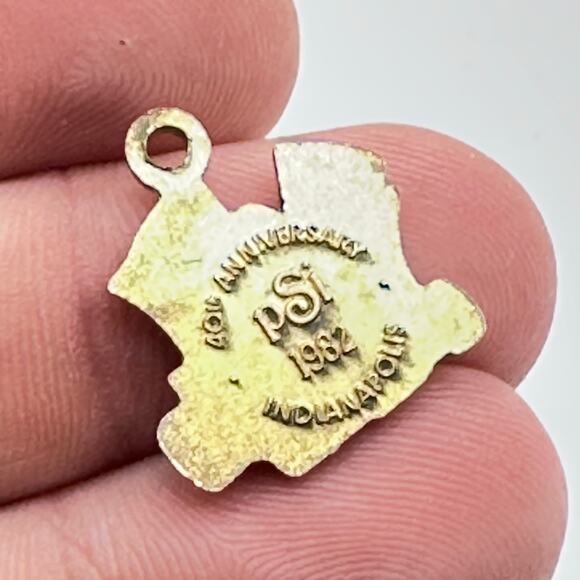 40th anniversary 1982 Indianapolis Race Charm - for Bracelet or Necklace - Picture 6 of 6
